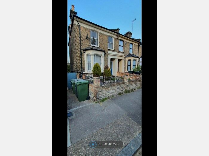 2 Bedroom Flat To Rent In Ashmead Road, London, SE8