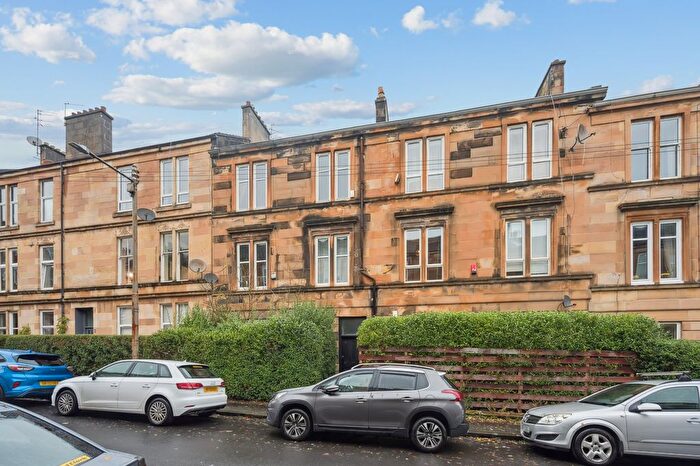 2 Bedroom Flat To Rent In Grantley Street, Shawlands, Glasgow, G41