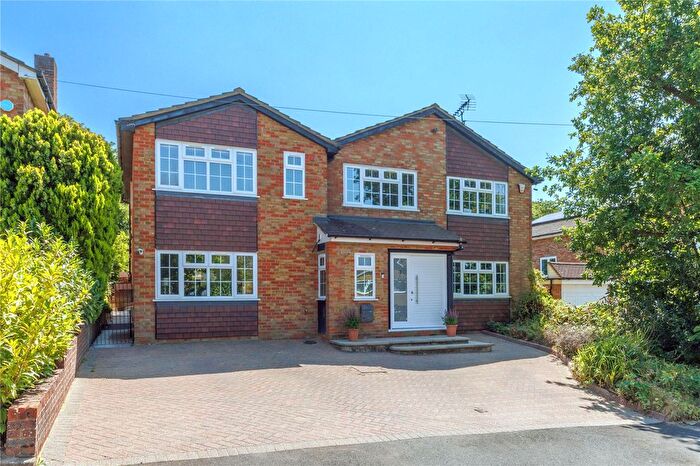 5 Bedroom Detached House For Sale In Folly Close, Radlett, Hertfordshire, WD7
