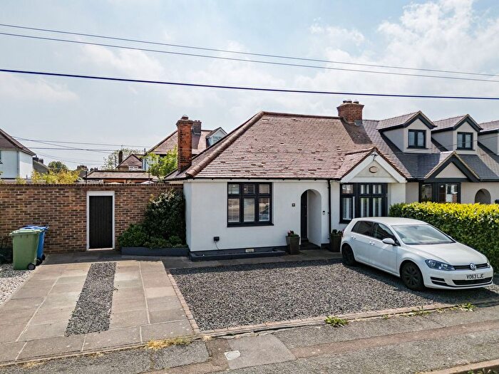 2 Bedroom Semi-Detached Bungalow For Sale In Cheelson Road, South Ockendon, RM15