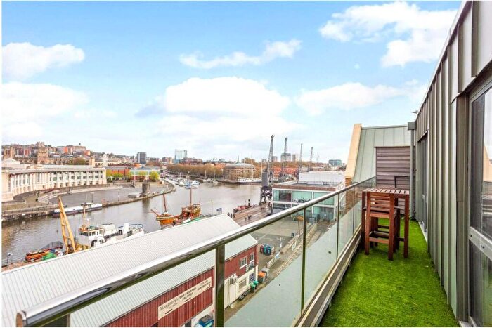 2 Bedroom Apartment To Rent In Gaol Ferry Steps, Bristol, BS1