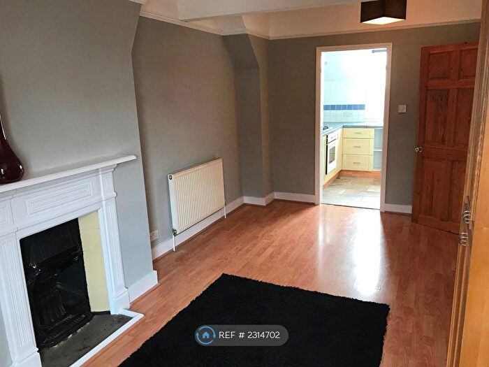 1 Bedroom Flat To Rent In Streatham High Road, London, SW16