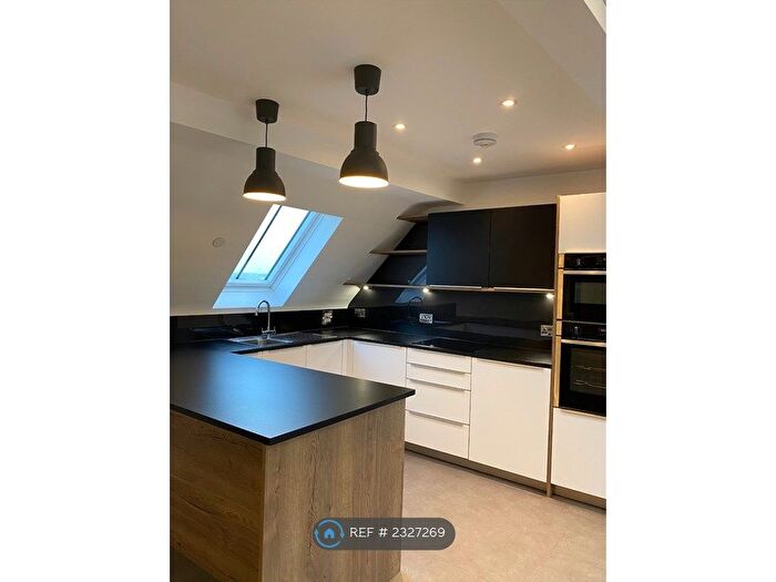 2 Bedroom Flat To Rent In King's Crescent Apartments, Derby, DE1