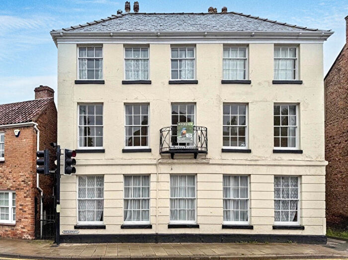 2 Bedroom Flat To Rent In Chequergate, Louth., LN11