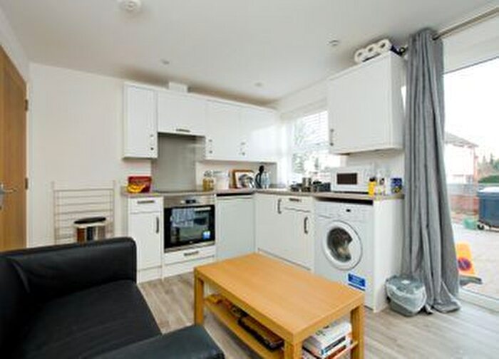 1 Bedroom Flat To Rent In Armstrong Road, Englefield Green, Egham, TW20