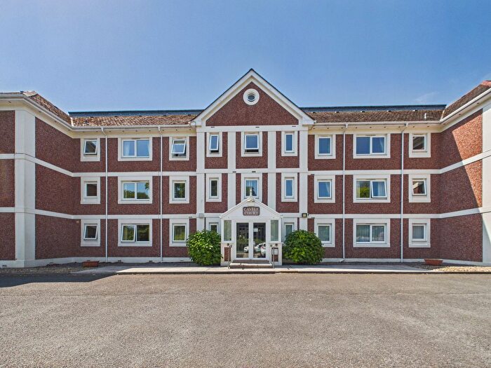 2 Bedroom Flat For Sale In Castle Court, Cary Park, Torquay, TQ1