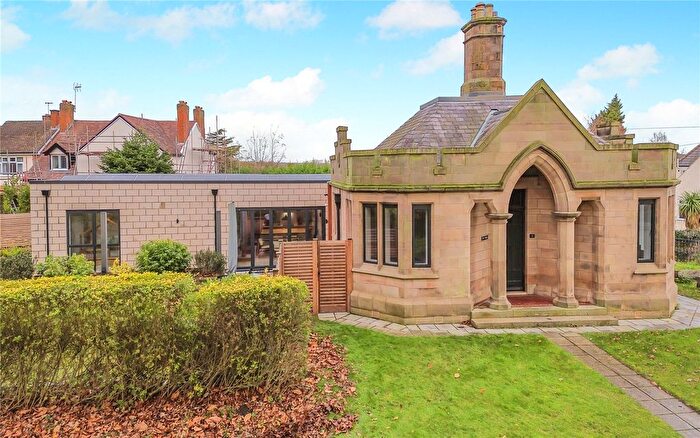 4 Bedroom Detached House For Sale In Old Drive, Beeston, Nottingham, NG9