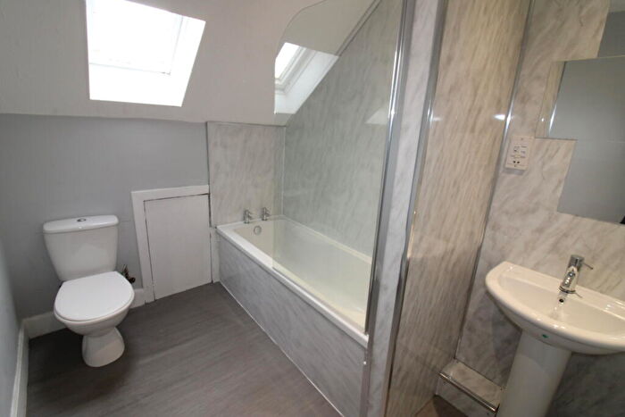 3 Bedroom Flat To Rent In St. James Street, Paisley, PA3