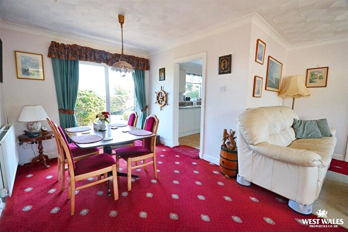 4 Bedroom Detached Bungalow For Sale In Hazel Grove, Llanstadwell, Milford Haven, SA73