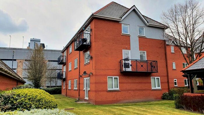 2 Bedroom Flat To Rent In Winnipeg Quay, Salford Quays, M50