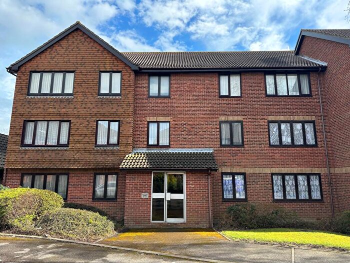 1 Bedroom Flat To Rent In Dover Road, Folkestone, CT19