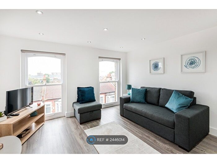 1 Bedroom Flat To Rent In Elmsdown House, Stratford, E15