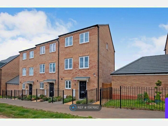 3 Bedroom Semi-Detached House To Rent In Driver Way, Wellingborough, NN8