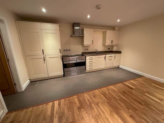 2 Bedroom Flat To Rent In Flat, Lyndon Road, Solihull, B92