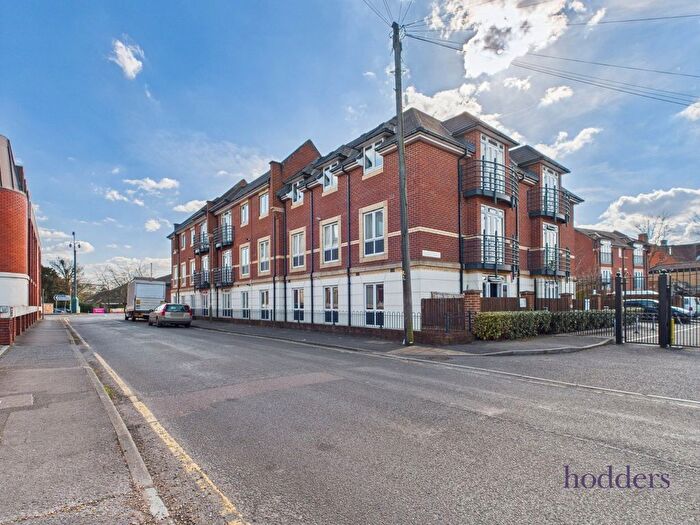 2 Bedroom Flat To Rent In Henley Court, Egham, Surrey, TW20
