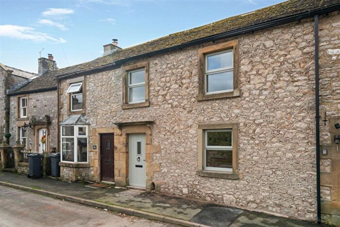 2 Bedroom Terraced House To Rent In Sherwood Road, Tideswell, SK17