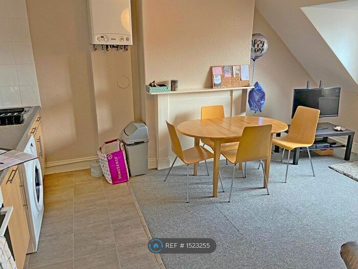 3 Bedroom Flat To Rent In Redland Road, Bristol, BS6