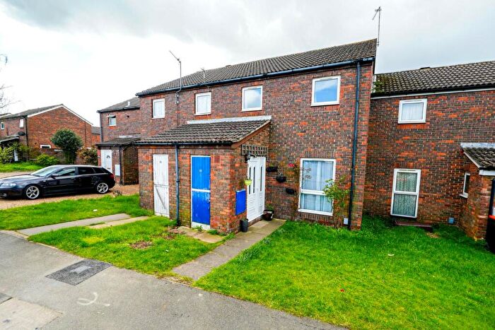 3 Bedroom Terraced House For Sale In Meadow Way, Leighton Buzzard, LU7