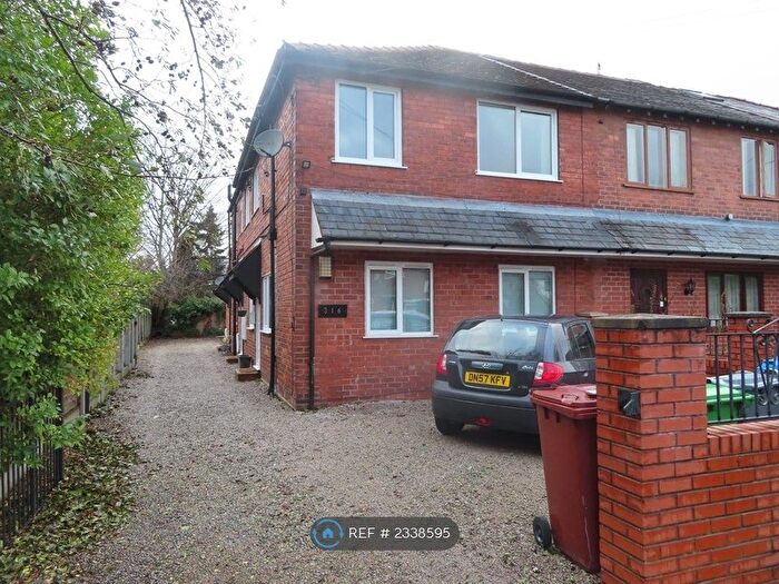 3 Bedroom Flat To Rent In Parrs Wood Road, Manchester, M20