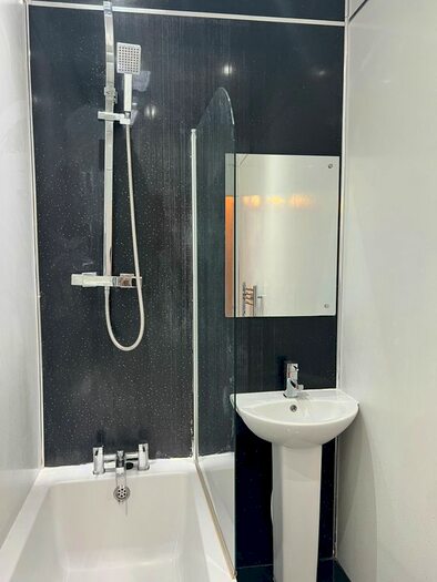 3 Bedroom Flat To Rent In Panmure Place, Edinburgh, EH3