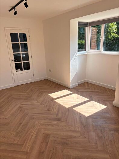 2 Bedroom Maisonette To Rent In Temple Court, Hertford, SG14