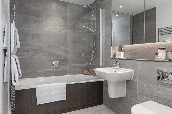 2 Bedroom Apartment To Rent In New Maker Yards, Middlewood St, M5