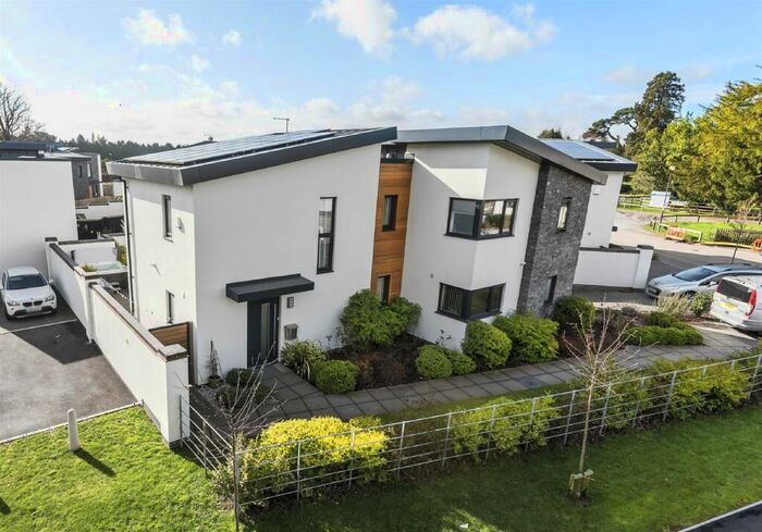 3 Bedroom Semi-Detached House To Rent In Newcourt Drive, Exeter, EX2