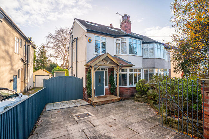 4 Bedroom Semi-Detached House For Sale In St Margarets View, Leeds, LS8