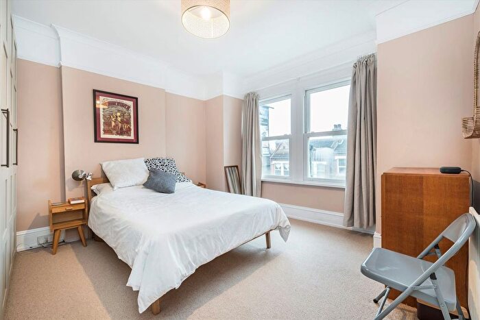 2 Bedroom Flat For Sale In Montem Road, London, SE23