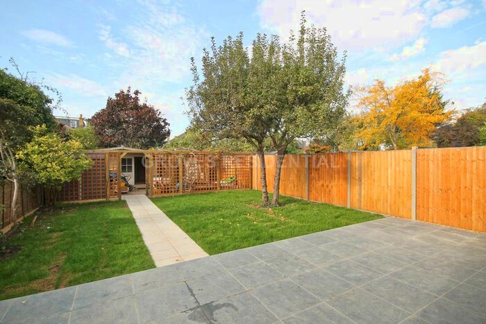 5 Bedroom Semi-Detached House To Rent In Montem Road, New Malden, KT3