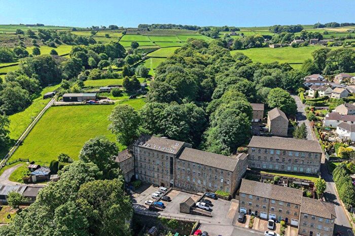 2 Bedroom Apartment For Sale In Woodlands Mill, Steeton, BD20