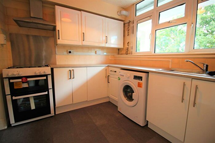3 Bedroom Apartment To Rent In Bisterne Avenue, Walthamstow, E17