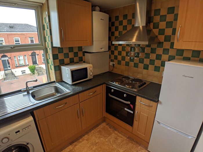 2 Bedroom Flat To Rent In Mauldeth Road West, Withington, Manchester, M20