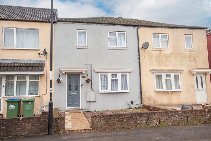 3 Bedroom Terraced House For Sale In Firgrove Road, Freemantle, SO15
