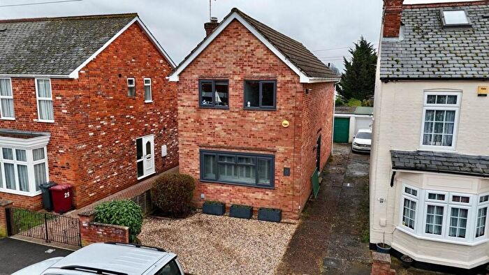 3 Bedroom Detached House For Sale In Blundells Road, Tilehurst, Reading, RG30