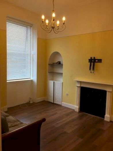 2 Bedroom Flat To Rent In Southfield Place, Edinburgh, EH15