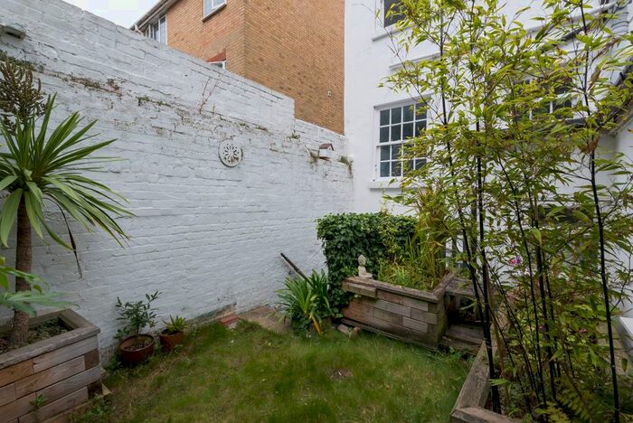 1 Bedroom Flat For Sale In Prospect Road, Broadstairs, CT10