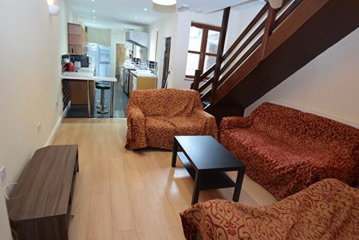 6 Bedroom Terraced House To Rent In Seaford Street, Shelton, Stoke-On-Trent, ST4