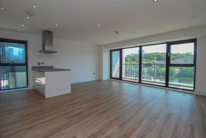 2 Bedroom Flat To Rent In Waterford House, Bayscape, Cardiff Marina, CF11