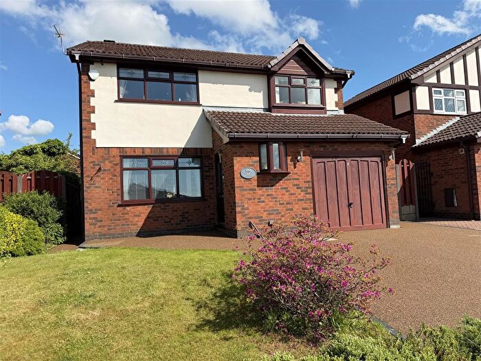 4 Bedroom Detached House For Sale In Gorsey Way, Ashton-Under-Lyne, OL6