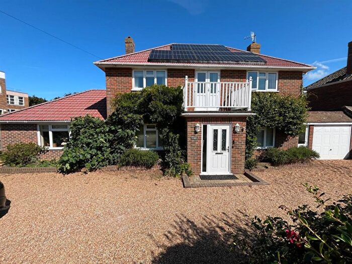 4 Bedroom Detached House For Sale In Green Walk, Seaford, BN25