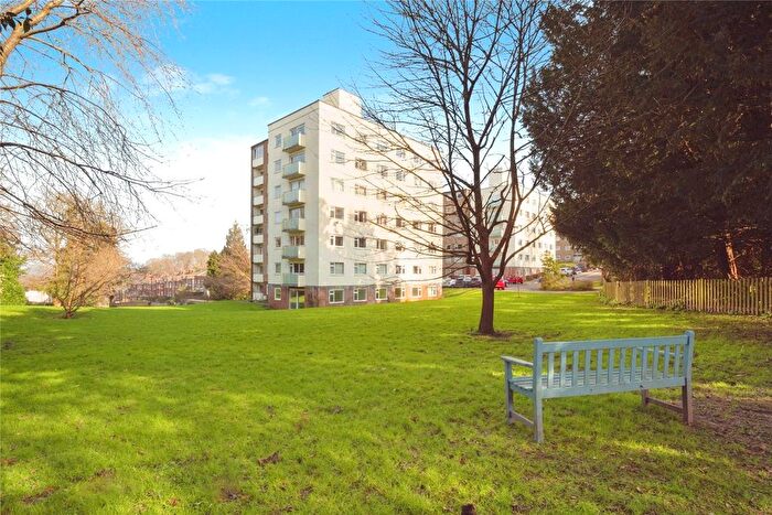 2 Bedroom Flat For Sale In Ferndale Close, Tunbridge Wells, Kent, TN2