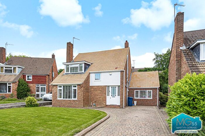 3 Bedroom Detached House To Rent In Sutton Crescent, High Barnet, Hertfordshire, EN5