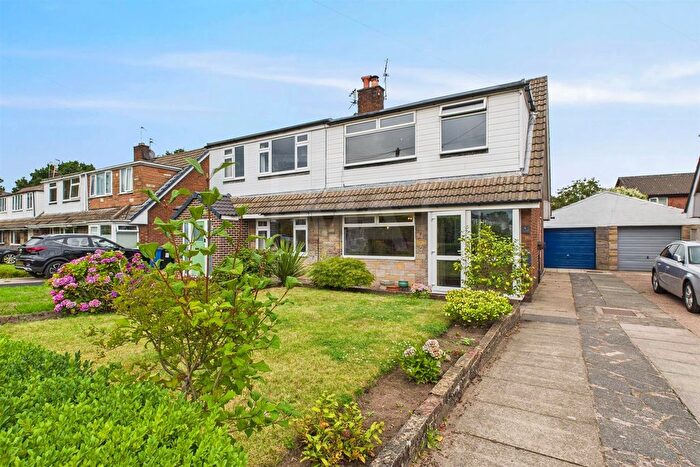 3 Bedroom Semi-Detached House For Sale In Parkland Close, Appleton Thorn, Warrington, WA4