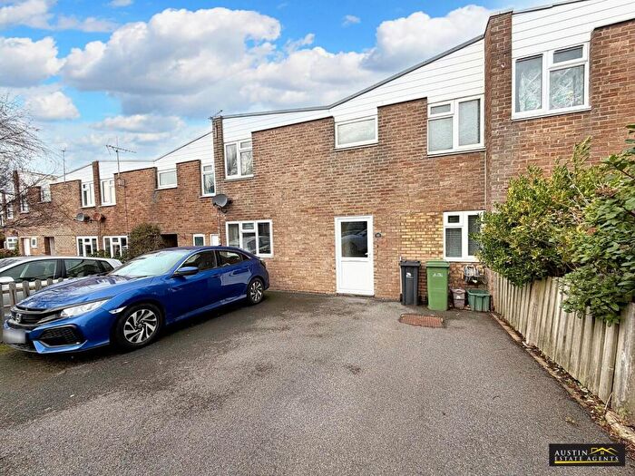 4 Bedroom Terraced House For Sale In Barrow Rise, Wyke Regis, Weymouth, Dorset, DT4