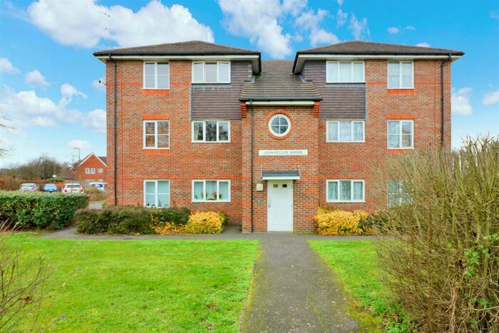 1 Bedroom Flat To Rent In Ludwick Way, Welwyn Garden City, AL7