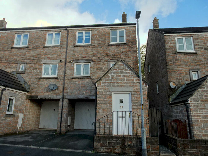 3 Bedroom Terraced House To Rent In Meadow Drive, Saltash, Cornwall, PL12