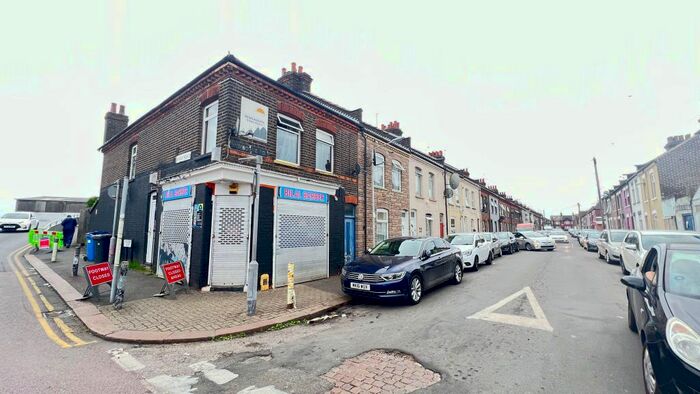 Studio To Rent In Wimborne Road, Luton, LU1