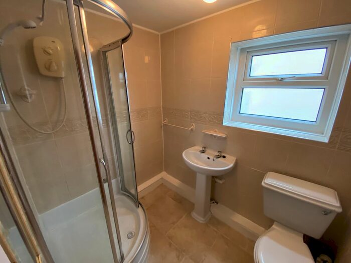 2 Bedroom Flat To Rent In Herries Road, Sheffield, S5