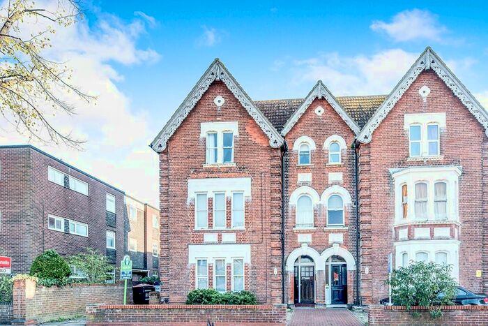 2 Bedroom Flat To Rent In Shakespeare Road, Bedford, MK40